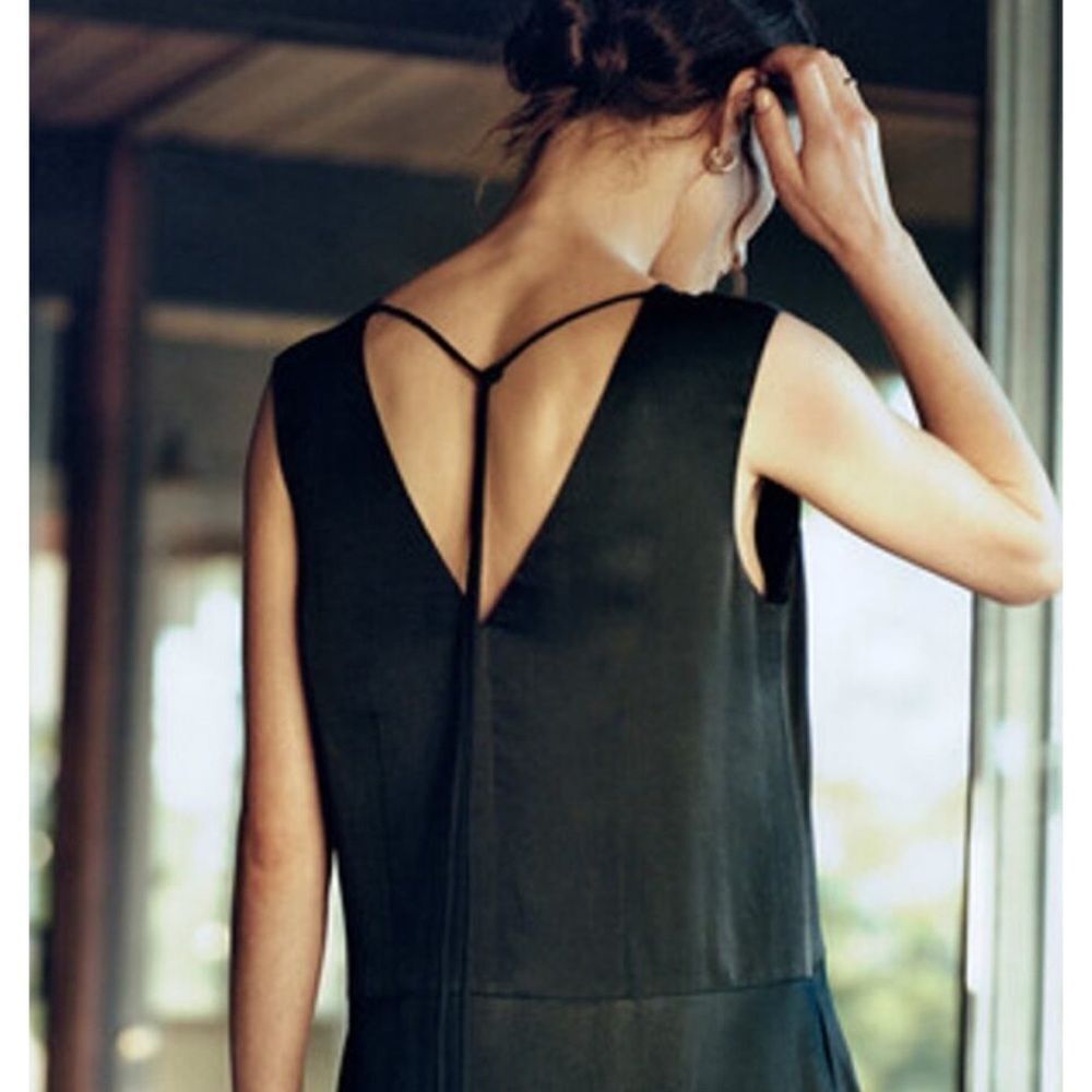 EVERLANE
The Satin V-Neck Maxi Dress in Black Size S / NWOT - Picture 5 of 10
